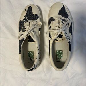 Vans men’s 9.5  - Black and Cream